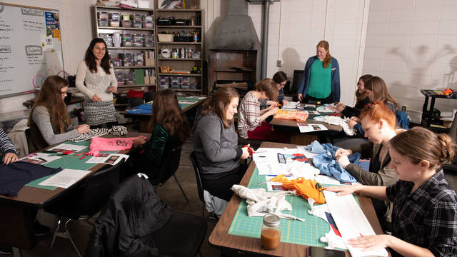 UW-Eau Claire French students creating projects in makerspace