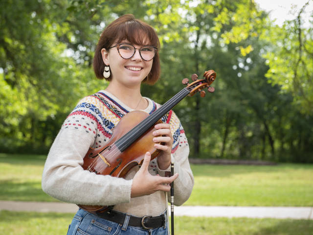 Emma Campbell, a junior violin performance major