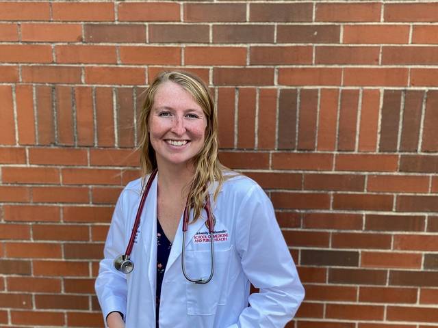 Encouragement from her UW-Eau Claire instructors prompted Hannah Van Steenburgh to switch her major from nursing to biology. Now she’s a first-year student at the University of Wisconsin School of Medicine and Public Health.