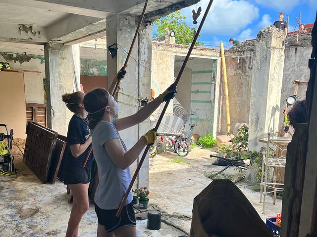 Blugolds working on service projects in Puerto Rico