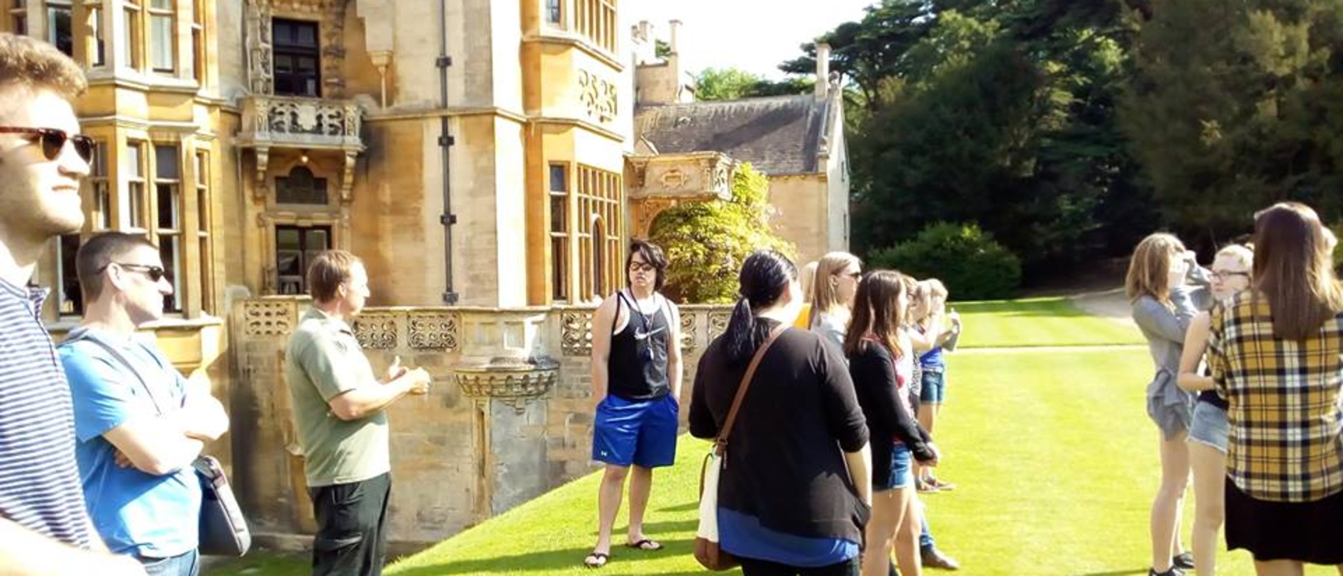 Students on a tour during Public history in England program